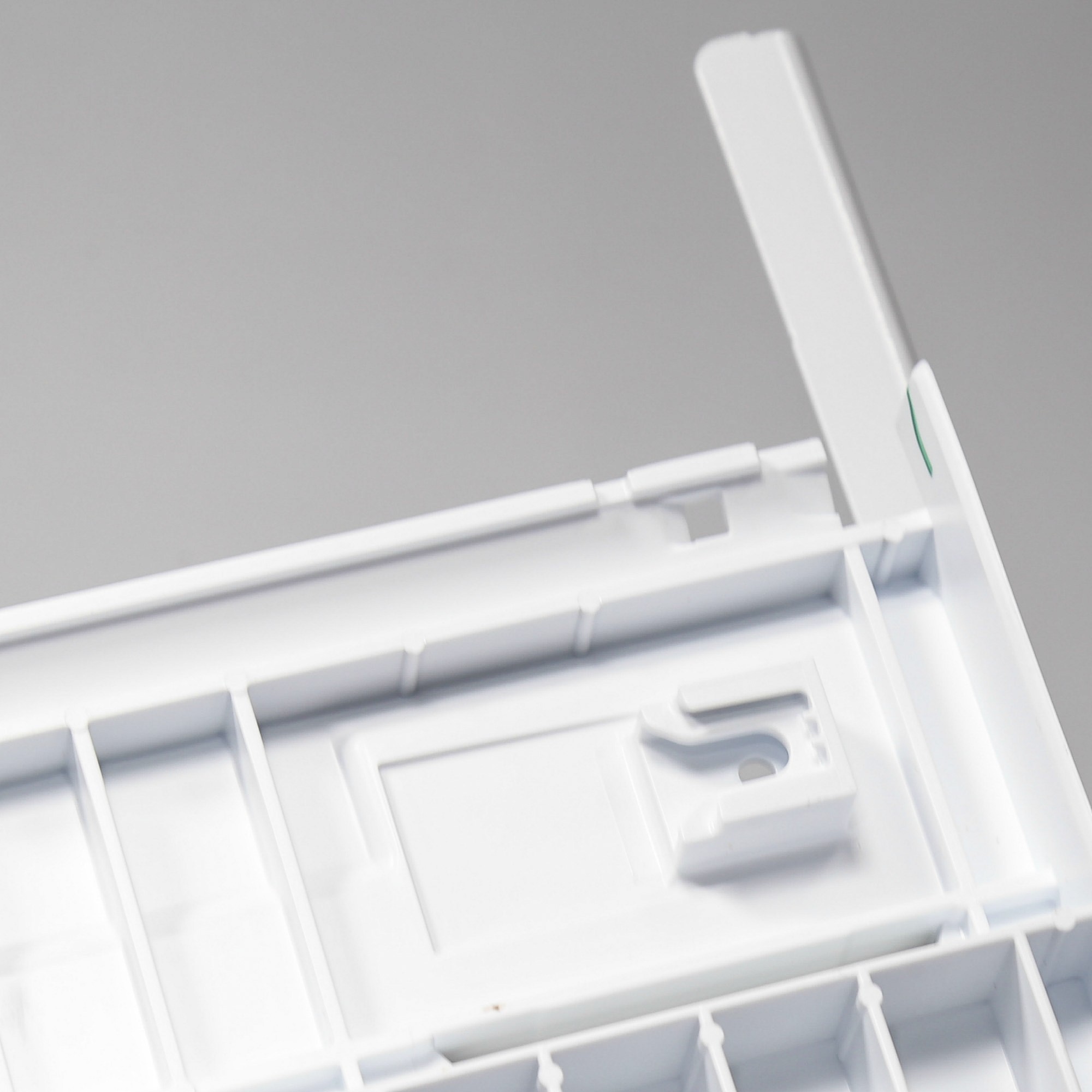 W10625067 WHIRLPOOL Refrigerator freezer drawer slide rail, left